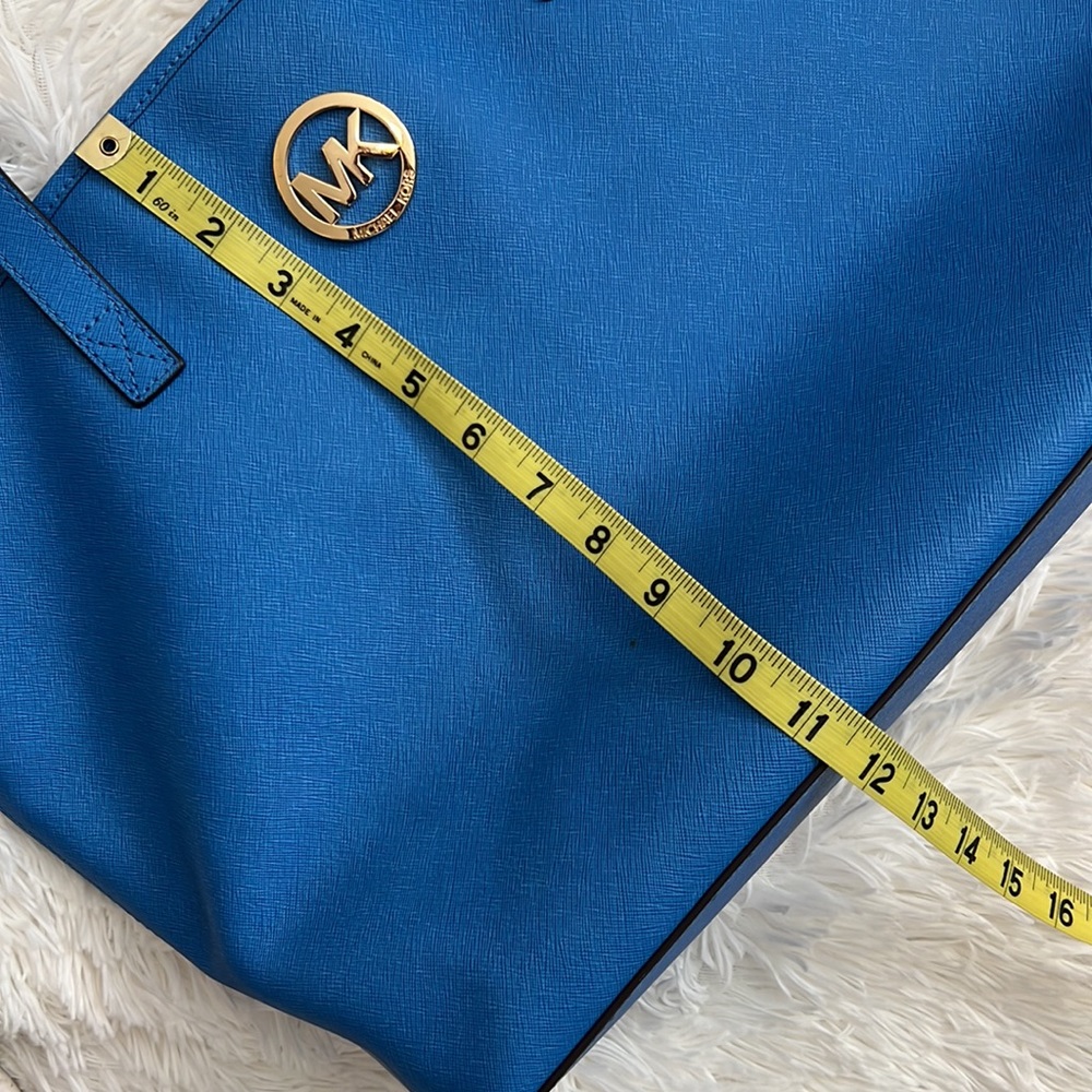 Great Condition Blue Michael Micheal Kors tote - Picture 9 of 10